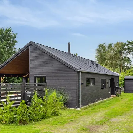 Modern Sleek House In *