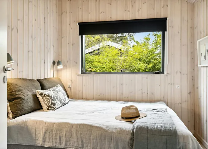 Holiday home Modern Sleek House In *